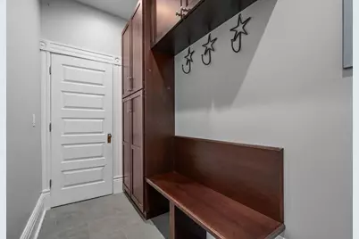 99 E Deshler Avenue, Columbus, OH 43206 - Photo 42