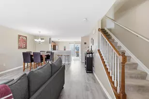 978 Hartford Village Blvd, Columbus, OH 43228 - Photo 8