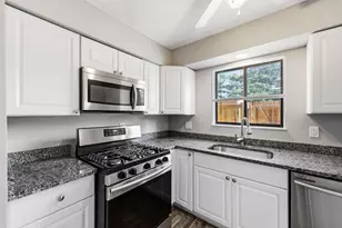 86 Stornoway Dr W, Columbus, OH 43213 - Photo 1