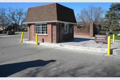 501 Clairbrook Avenue #JG8, Columbus, OH 43228 - Photo 4