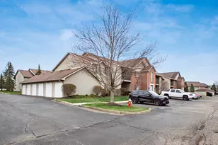 1838 Berrancher Dr, Columbus, OH 43228 - Photo 4