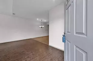 536 Calkin Ln E, Columbus, OH 43230 - Photo 4