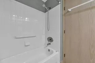 536 Calkin Ln E, Columbus, OH 43230 - Photo 14