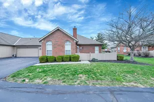 536 Calkin Ln E, Columbus, OH 43230 - Photo 2