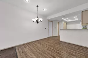 536 Calkin Ln E, Columbus, OH 43230 - Photo 8