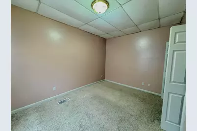 100 1/2 Broadway Street, Shelby, OH 44875 - Photo 4