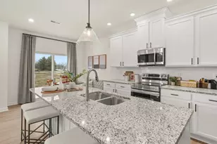 3279 Calveylee Ln, Columbus, OH 43232 - Photo 8