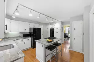 3670 Romnay Rd, Columbus, OH 43220 - Photo 14