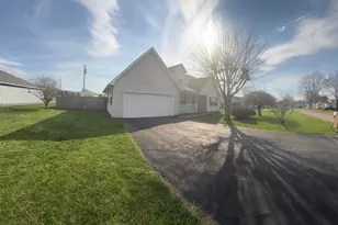 593 Franklin Cir, Chillicothe, OH 45601 - Photo 2