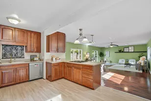 2424 Nottingham Rd, Columbus, OH 43221 - Photo 10