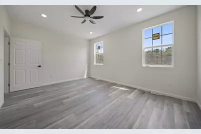 1551 Metcalfe Avenue, Obetz, OH 43207 - Photo 12