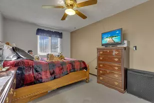 703 Cherry Hollow Rd, Columbus, OH 43228 - Photo 4