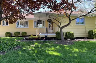 1 Hilltop Dr, Mount Vernon, OH 43050 - Photo 2