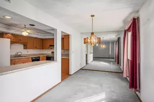 5885 Beechcroft Rd, Columbus, OH 43229 - Photo 8