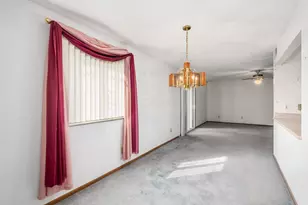 5885 Beechcroft Rd, Columbus, OH 43229 - Photo 10