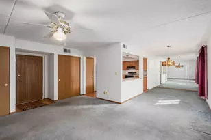 5885 Beechcroft Rd, Columbus, OH 43229 - Photo 6