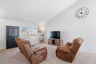 2252 Yagger Bay Dr, Hilliard, OH 43026 - Photo 6