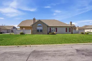 2513 Landings Way, Grove City, OH 43123 - Photo 2