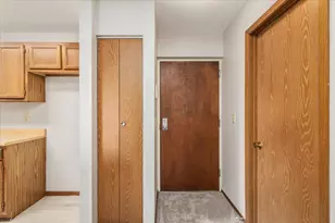 4141 Karl Rd, Columbus, OH 43224 - Photo 4