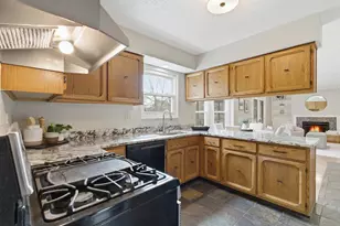 208 Rugby Ln, Columbus, OH 43230 - Photo 14