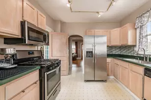 415 E Weber Rd, Columbus, OH 43202 - Photo 18