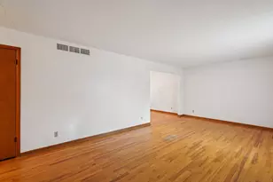 5575 Karl Rd, Columbus, OH 43229 - Photo 10