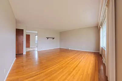 2721 Queensway Drive, Grove City, OH 43123 - Photo 4