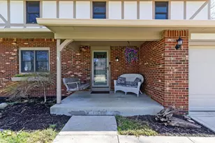 30 Kim Ct W, Westerville, OH 43081 - Photo 2