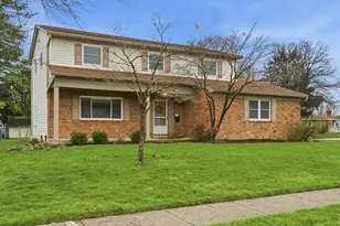 1701 Moreland Dr, Columbus, OH 43220 - Photo 2