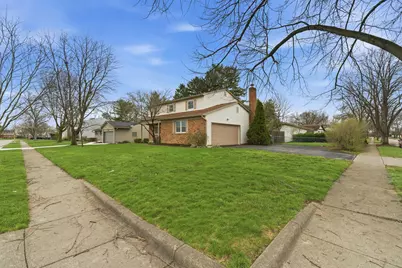 1701 Moreland Drive, Columbus, OH 43220 - Photo 4