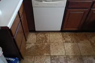 2714 Four Seasons Dr, Columbus, OH 43207 - Photo 2