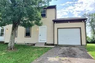 2719 Four Seasons Dr, Columbus, OH 43207 - Photo 2