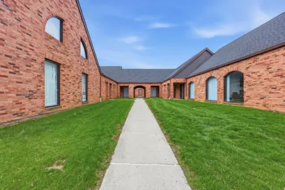 1291 Worthington Woods Boulevard, Worthington, OH 43085 - Photo 2