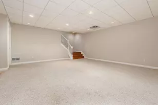 2150 Lane Woods Dr, Columbus, OH 43221 - Photo 38