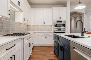 2150 Lane Woods Dr, Columbus, OH 43221 - Photo 12