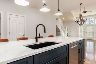 2150 Lane Woods Dr, Columbus, OH 43221 - Photo 10