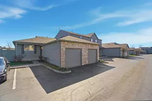 4042 Blendon Point Dr, Columbus, OH 43230 - Photo 1