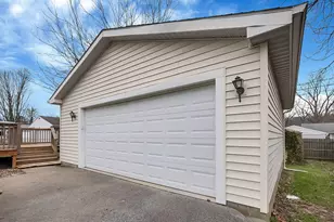 5294 Eisenhower Rd, Columbus, OH 43229 - Photo 28