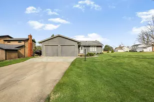 1759 Rocky Rill Ct, Mansfield, OH 44904 - Photo 2