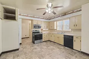 16 High School Ave, Shelby, OH 44875 - Photo 10