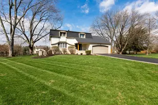 9042 Carriage Ct NW, Pickerington, OH 43147 - Photo 2