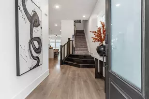 942 W 1st Ave, Columbus, OH 43212 - Photo 4