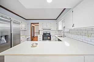 6100 Darby Ln, Columbus, OH 43229 - Photo 6