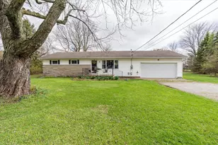 392 Hickory Ln, Washington Court House, OH 43160 - Photo 1