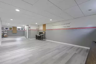 384 Sandburr Dr, Columbus, OH 43230 - Photo 36