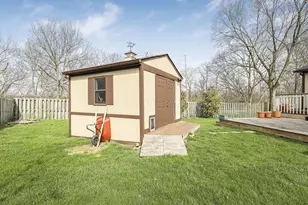 384 Sandburr Dr, Columbus, OH 43230 - Photo 46