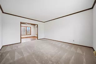 742 Gatehouse Ln, Columbus, OH 43235 - Photo 8