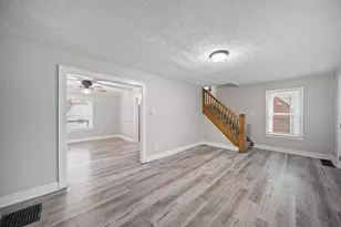 446 S Eureka Ave, Columbus, OH 43204 - Photo 6