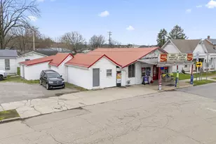 210 W 3rd St, Waverly, OH 45690 - Photo 1