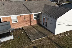 305 Danhurst Rd, Columbus, OH 43228 - Photo 8